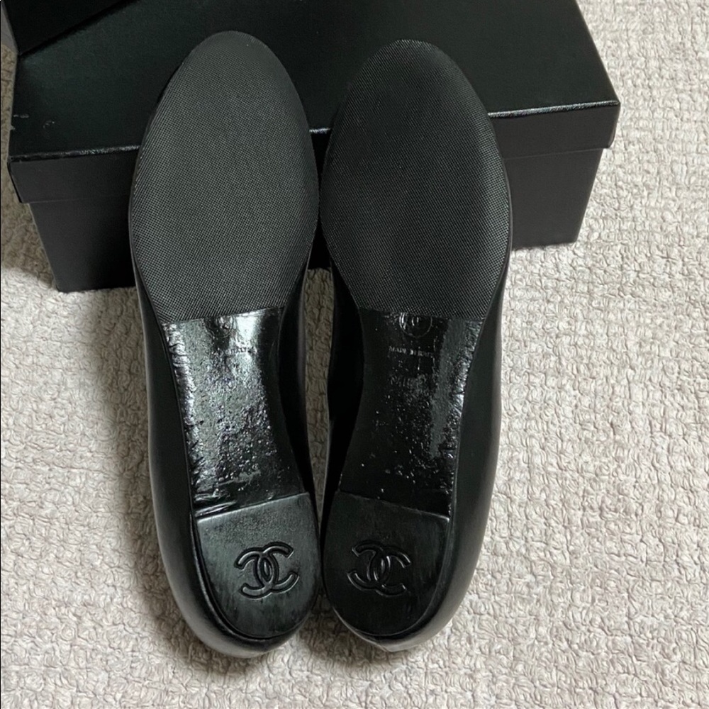 Rare Chanel lucky charms Ballerinas / Mary Jane’s in black - Picture 2 of 10